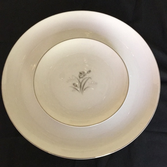 Royal Elegance Fine China 7 Piece Place Setting - Picture 8 of 10